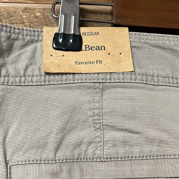 LL Bean Favorite Fit Cargo Pants NWT Size 20 - Picture 9 of 9